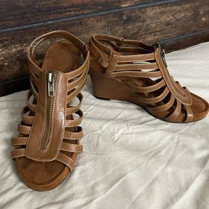 7 Aerosoles brown strappy heels